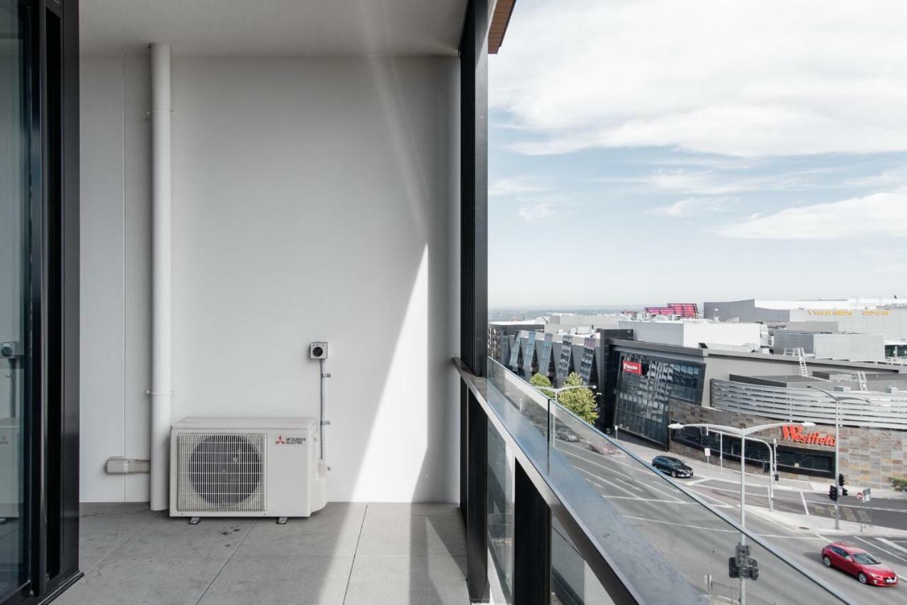 2 Bedrooms Apartment Doncaster Exterior photo